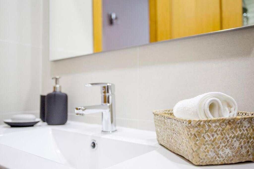 Appartamento Precioso Piso Moderno: Terraza, A/C, Netflix, Wifi Valenza Esterno foto