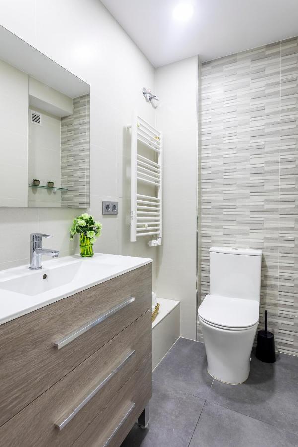 Appartamento Precioso Piso Moderno: Terraza, A/C, Netflix, Wifi Valenza Esterno foto